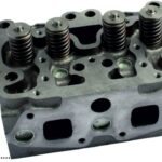 Zylinderkopf komplett mit M14 Schrauben für Steyr PLUS 650 658 760 768 80er: 8070 - 8120  Komplett mit Federn und Ventilen Nur für Modelle ohne Turbo! U500020995