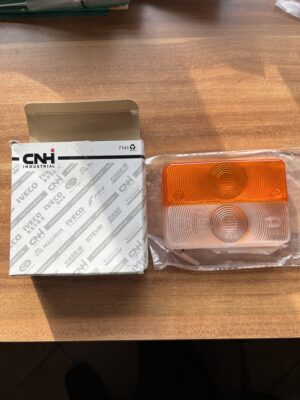 Lichtscheibe Cellone Steckbar gelb - weiss für Begrenzungsleuchte für Steyr 9086 sowie weitere 9000er Modelle orig. CNH S239423