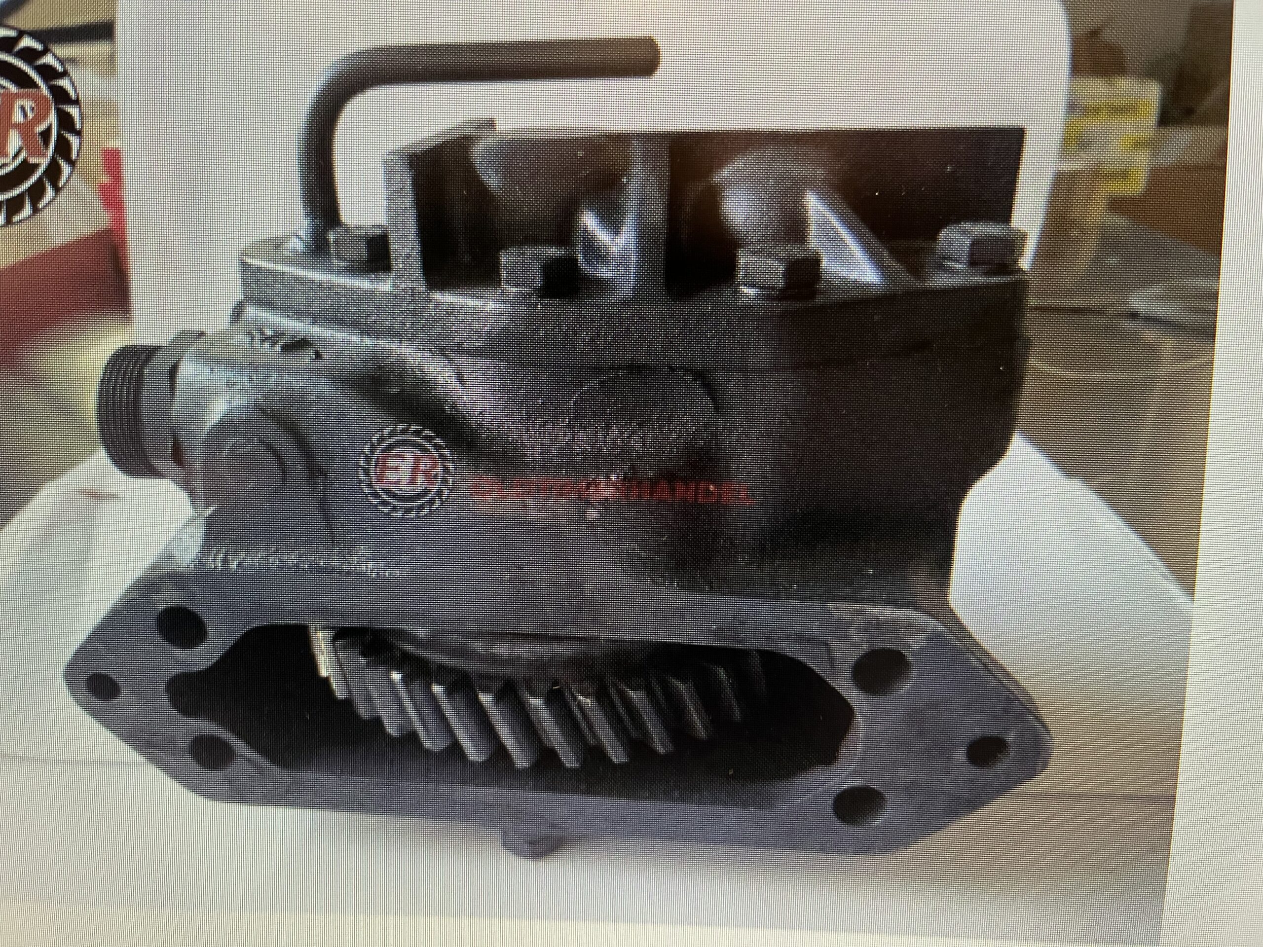 Hydraulikpumpe Steyr T80/84/86 / T180 (Anschluss unten im Austausch ) mit Kaution (Alte Pumpe muss zuerst zu uns!) ER_100ER00141