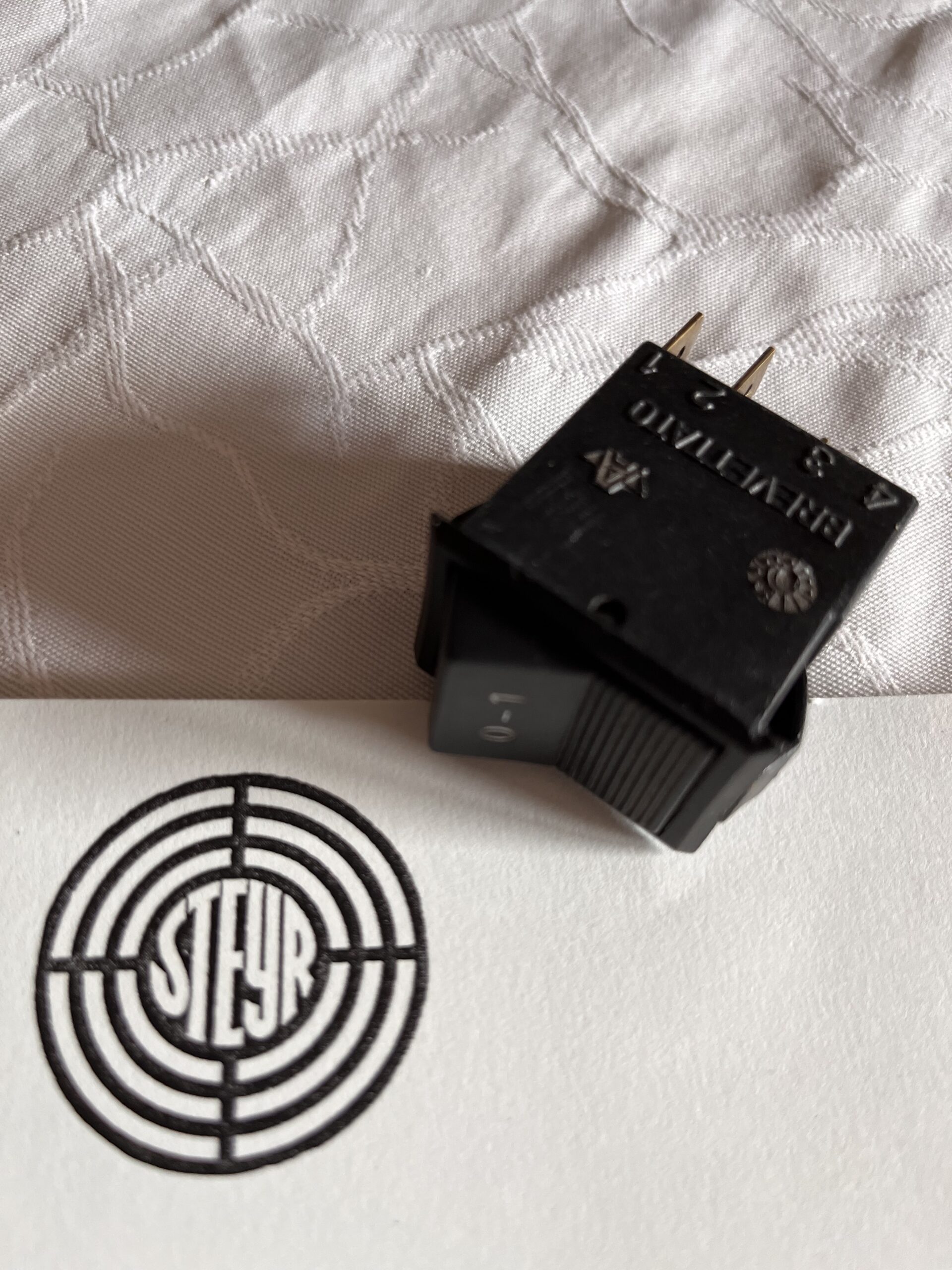 Schalter Heizschalter 0-1 Heizungslüfter Ein-Aus für Steyr 80er Serie (ZB 8080 SK2) vom orig. Steyr CNH Händler! S9051103 1-34-784-024